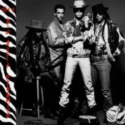 <div class='align-center'><strong>Big Audio Dynamite</strong><br><em>This Is Big Audio Dynamite</em><br><span class='note'>1985</span><br><span class="tag small"><strong>12"</strong></span><br><img src='images/formats/record_30.png' class='format_image'  style='background-color:#333333;' /><br>Added By <strong>cheaptrickster</strong></div>