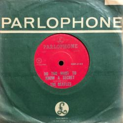 <div class='align-center'><strong>Beatles, The</strong><br><em>Do You Want To Know A Secret / Money</em><br><span class='note'>1964</span><br><span class="tag small"><strong>7"</strong></span><br><img src='images/formats/record_7_30.png' class='format_image'  style='background-color:#333333;' /><br>Added By <strong>cheaptrickster</strong></div>